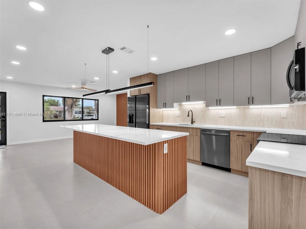 Interior, Kitchen, Pendant Lights, Recessed Lighting, Stainless Steel Appliances