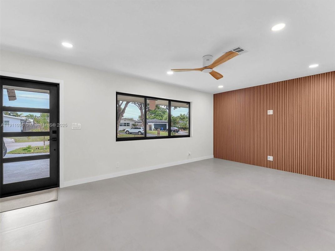 Empty room, Interior, Recessed Lighting