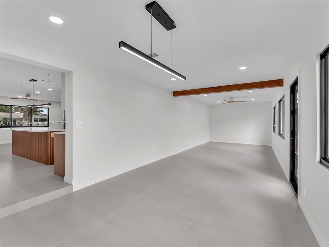 Empty room, Interior, Pendant Lights, Recessed Lighting