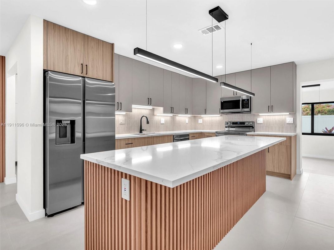 Interior, Kitchen, Pendant Lights, Recessed Lighting, Stainless Steel Appliances