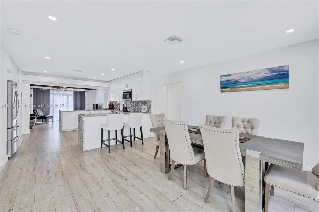 Dining room, Interior, Kitchen, Recessed Lighting, Wood Texture Flooring