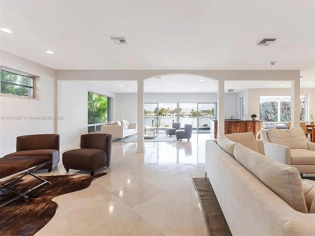 Interior, Living room, Recessed Lighting, Water