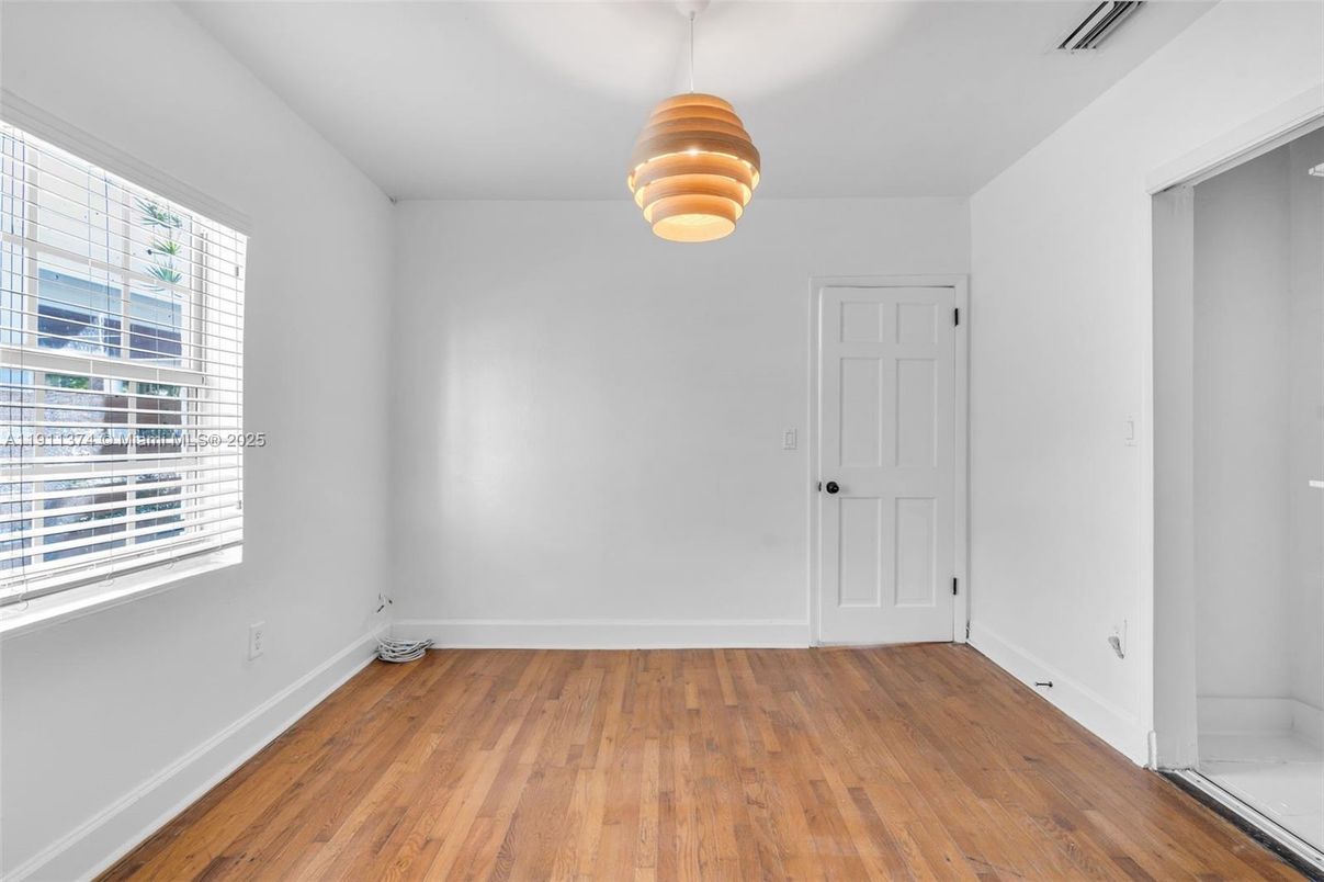 Empty room, Interior, Pendant Lights, Wood Texture Flooring