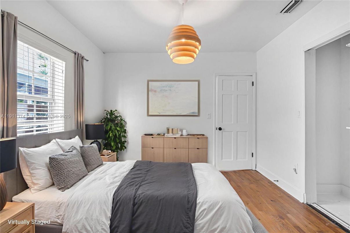 Bedroom, Interior, Pendant Lights, Wood Texture Flooring