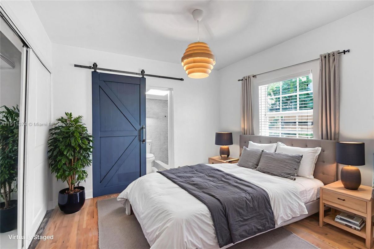 Bedroom, Interior, Pendant Lights, Wood Texture Flooring