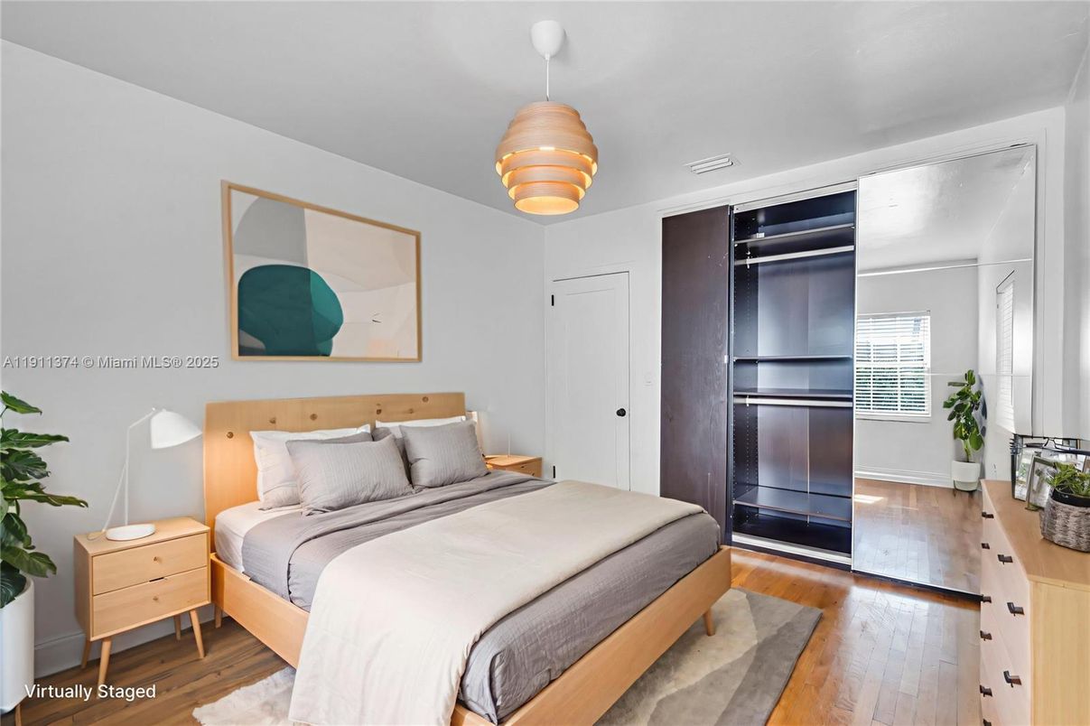 Bedroom, Interior, Pendant Lights, Wood Texture Flooring
