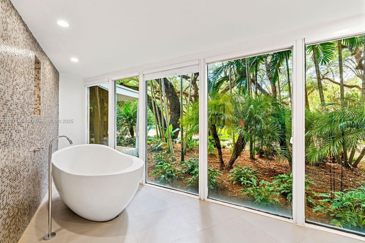 Bathroom, Free Standing Baths, Interior, Recessed Lighting