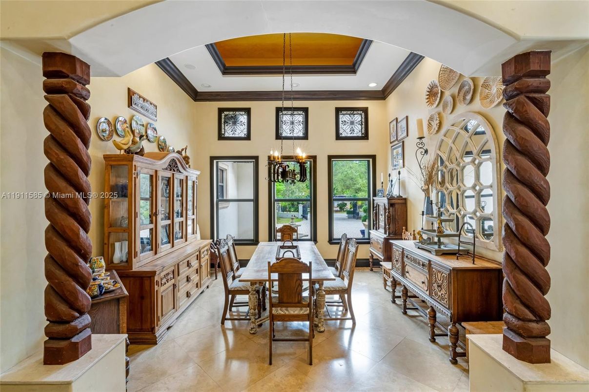 Chandelier, Dining room, Interior, Pendant Lights, Recessed Lighting