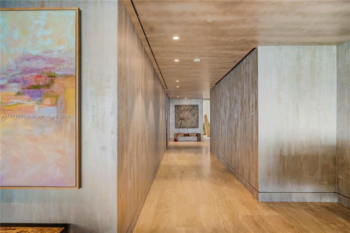 Interior, Recessed Lighting, Wood Texture Flooring