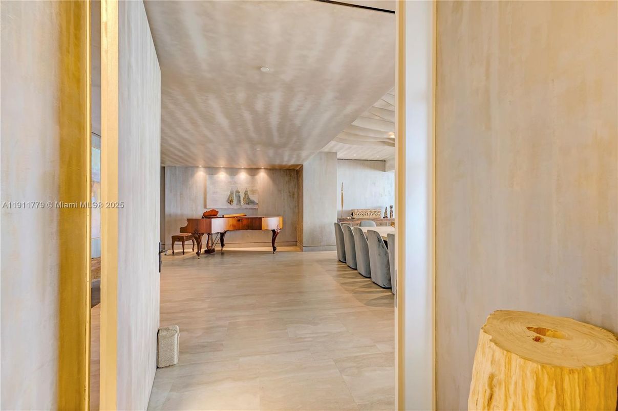 Dining room, Interior