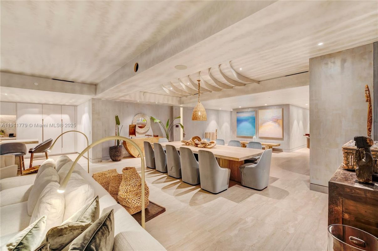 Dining room, Interior, Living room, Pendant Lights, Recessed Lighting, Wood Texture Flooring