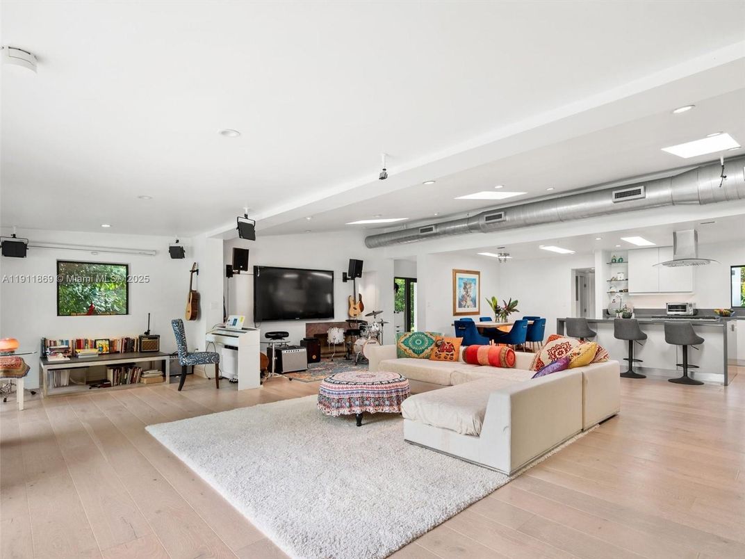 Dining room, Interior, Kitchen, Living room, Recessed Lighting, Wood Texture Flooring