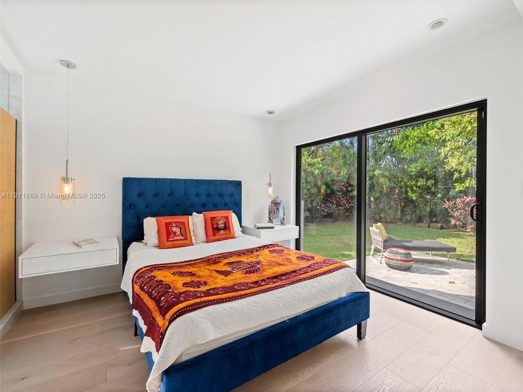 Bedroom, Interior, Pendant Lights, Recessed Lighting, Wood Texture Flooring