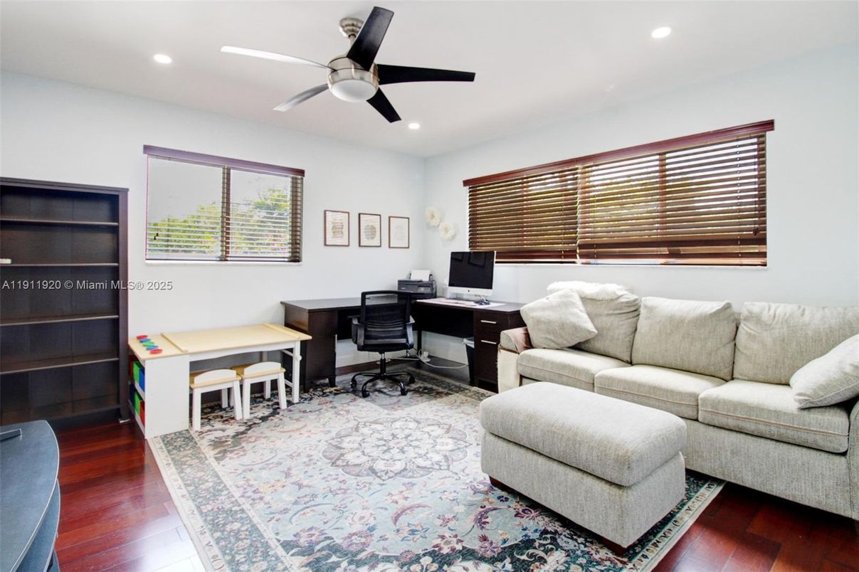 Home Office, Interior, Recessed Lighting, Wood Texture Flooring