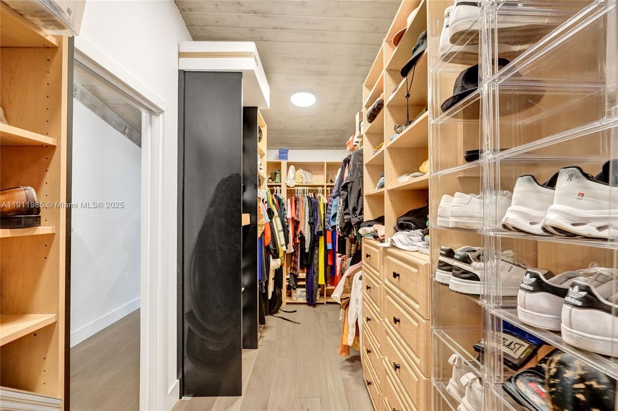 Interior, Recessed Lighting, Walk-in Closets, Wood Texture Flooring