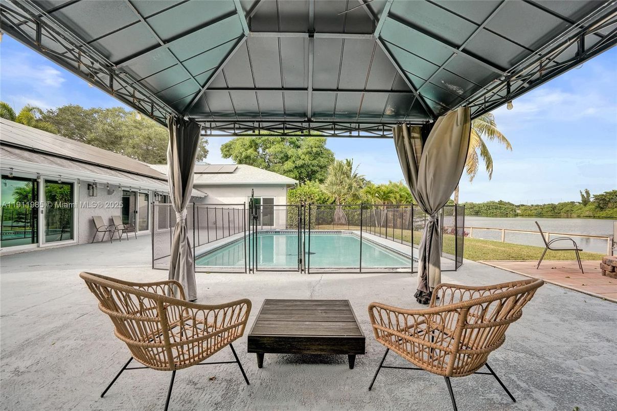 Exterior, Pool, Water