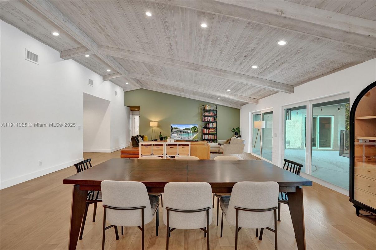 Dining room, Interior, Living room, Recessed Lighting, Wooden Beams, Wooden Ceilings, Wood Texture Flooring