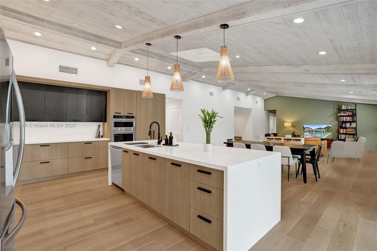 Dining room, Interior, Kitchen, Pendant Lights, Recessed Lighting, Stainless Steel Appliances, Wooden Beams, Wooden Ceilings, Wood Texture Flooring