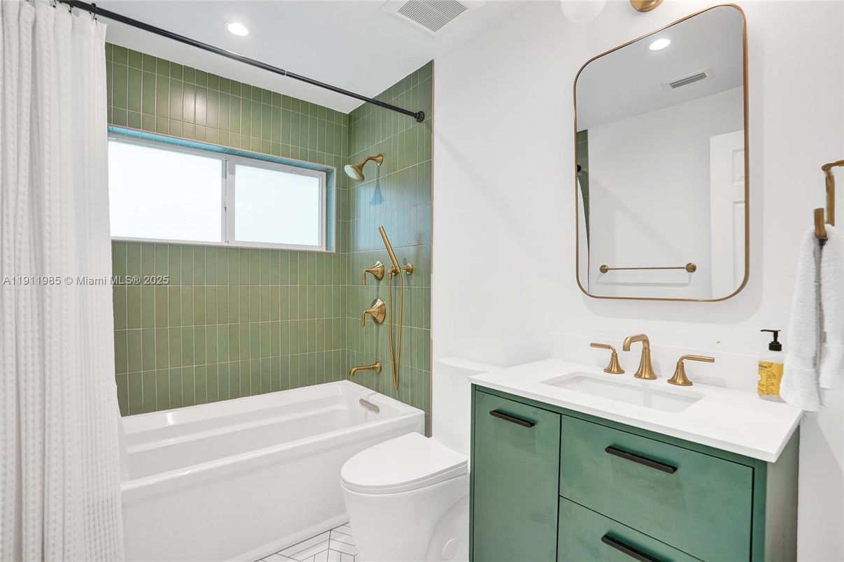 Bathroom, Interior, Recessed Lighting