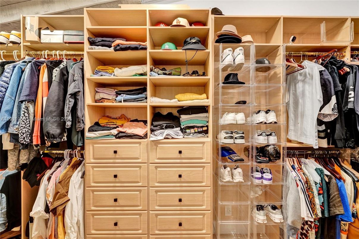 Interior, Walk-in Closets