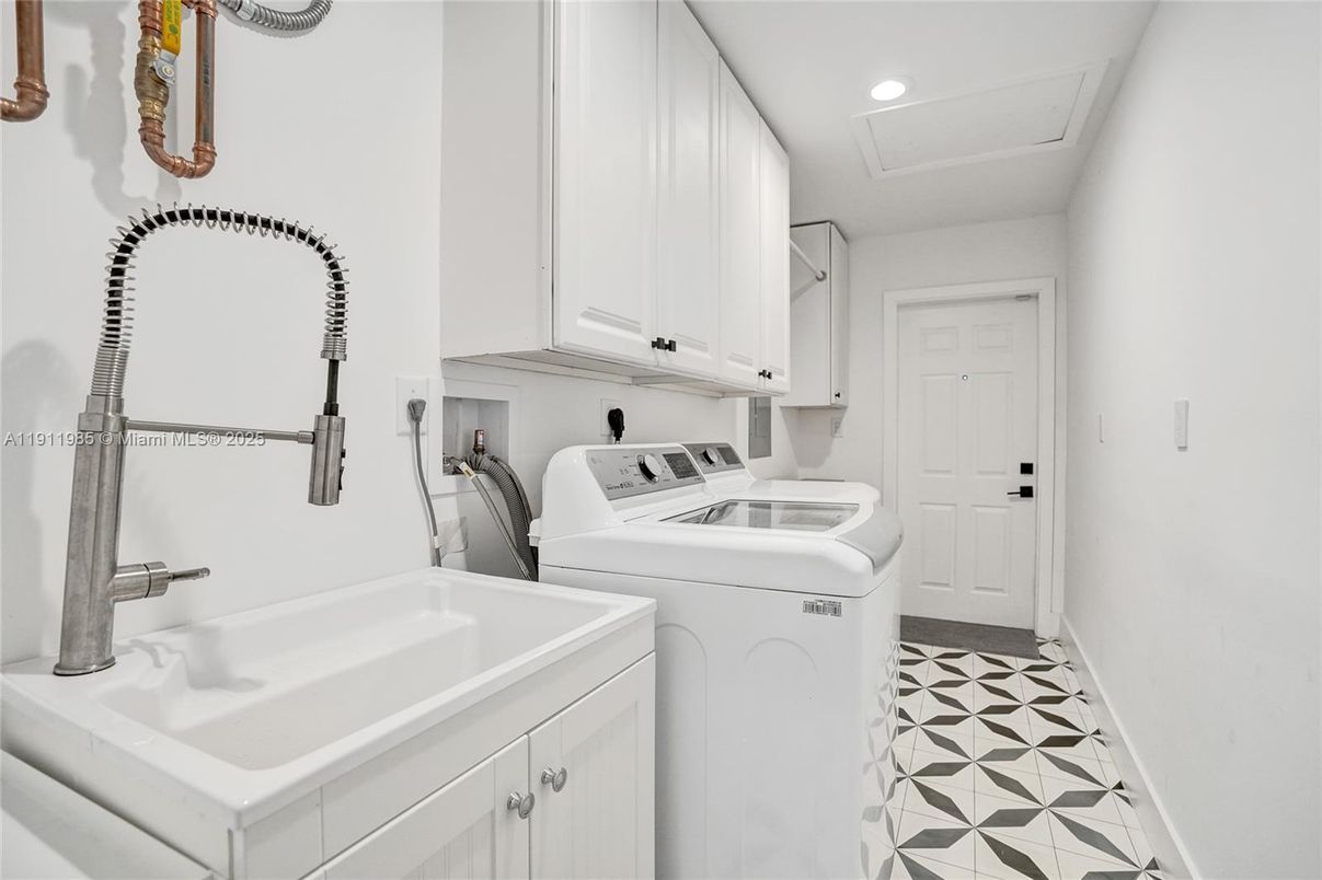 Interior, Recessed Lighting, Washer