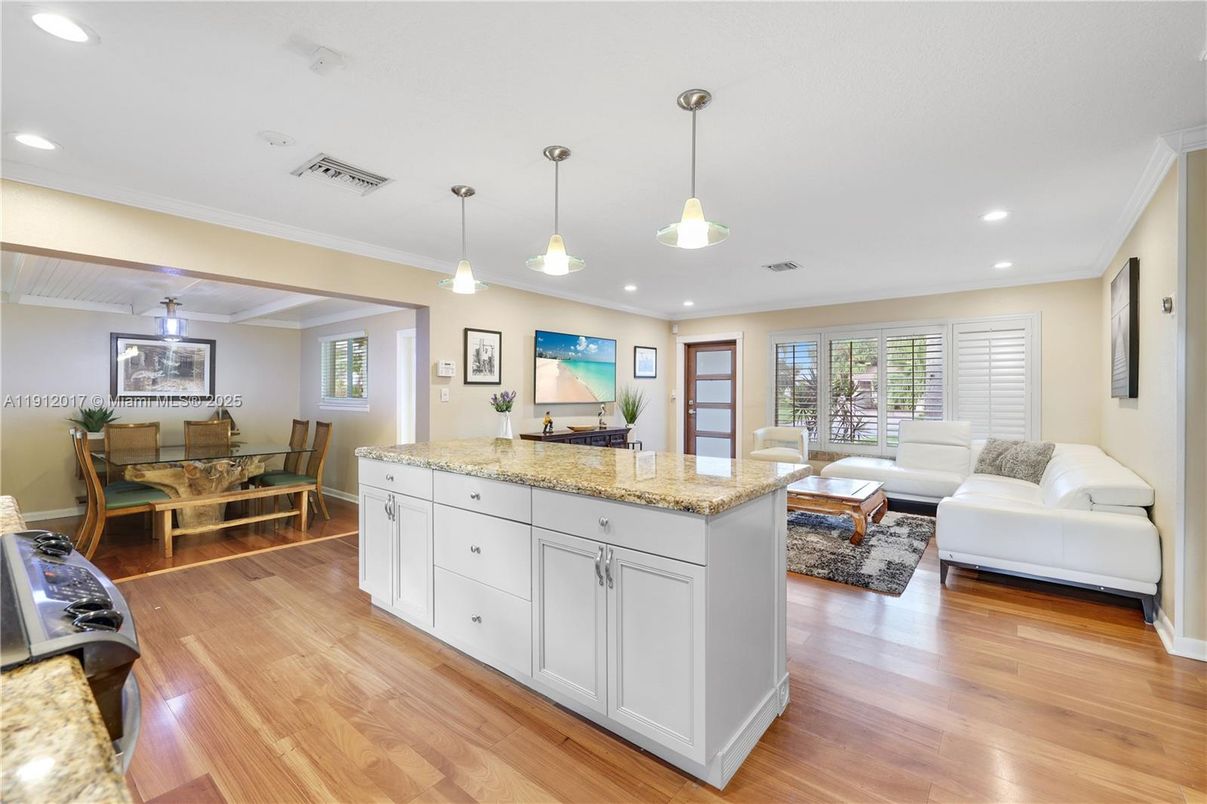 Dining room, Interior, Living room, Pendant Lights, Recessed Lighting, Wood Texture Flooring