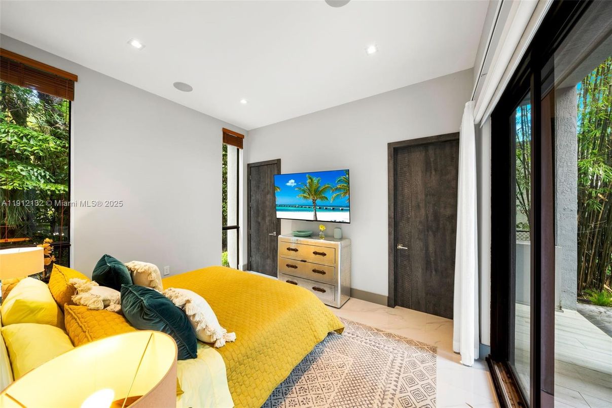 Bedroom, Interior, Marble, Recessed Lighting