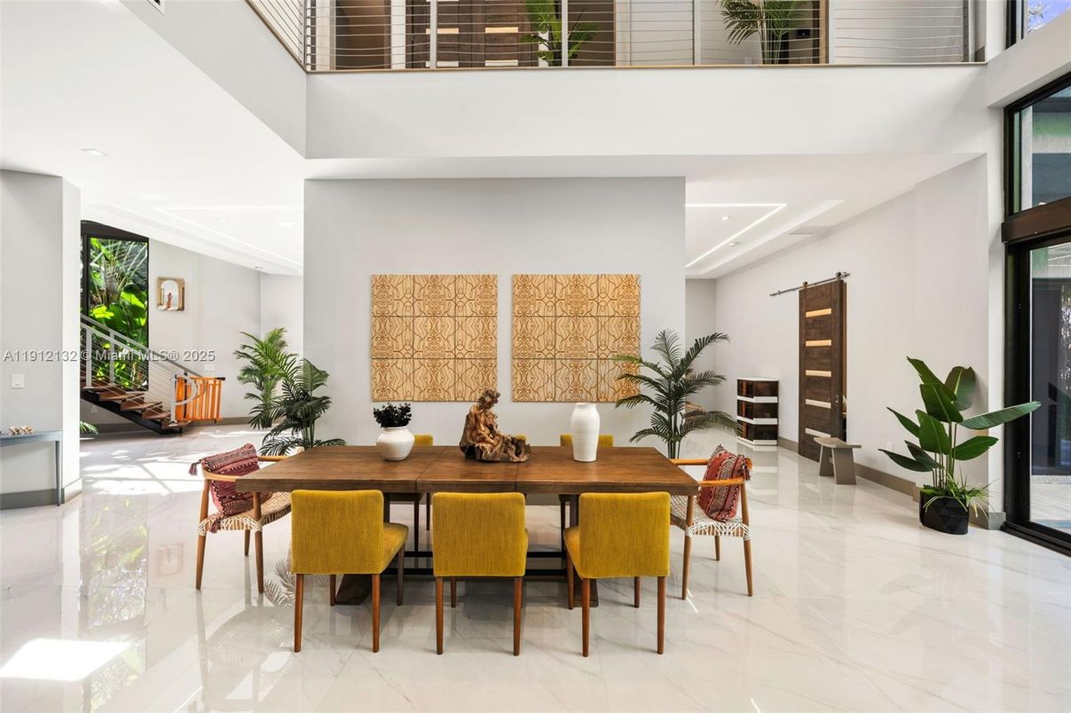 Dining room, Interior, Marble, Recessed Lighting