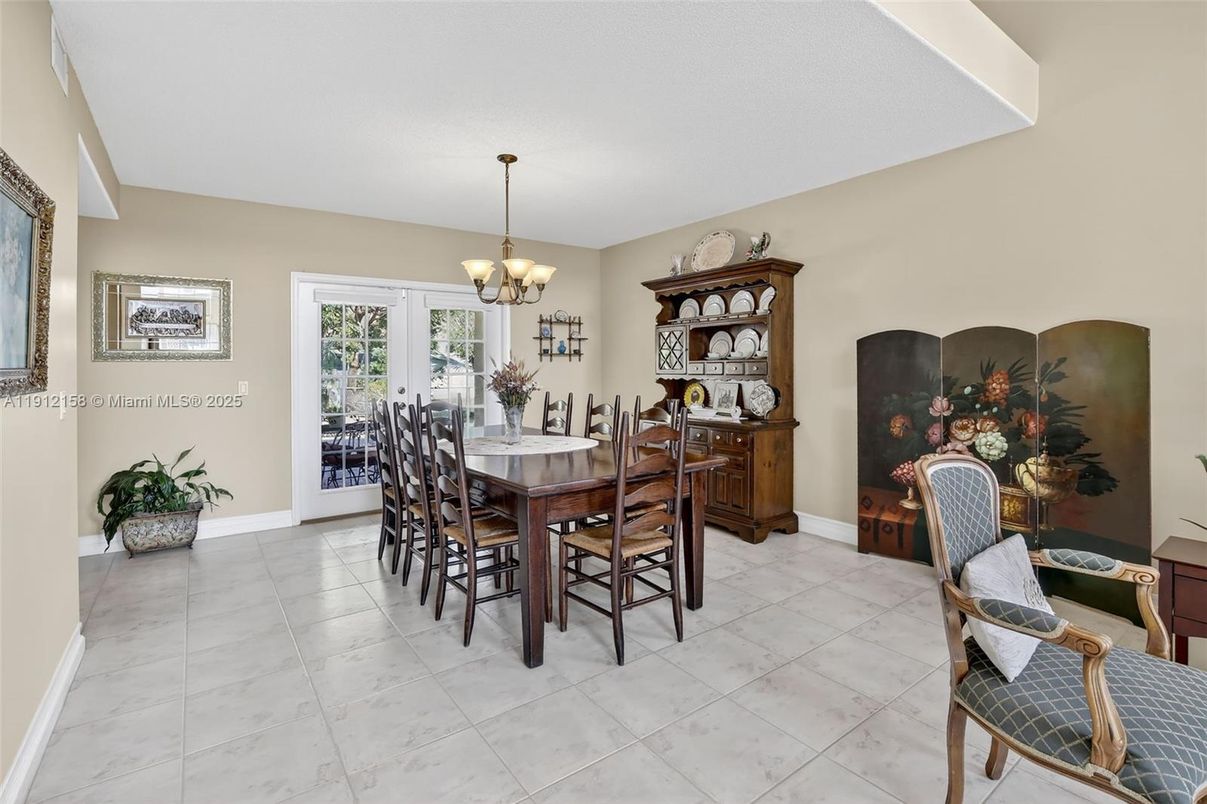 Chandelier, Dining room, Interior, Marble