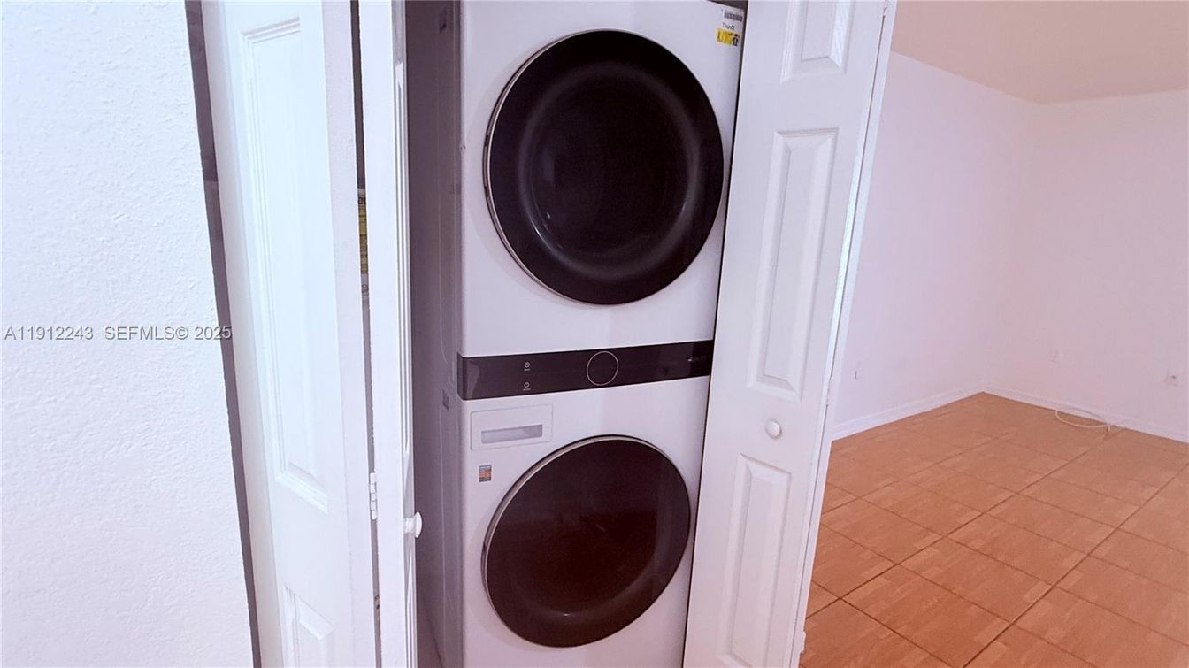 Interior, Utility Closets, Washer