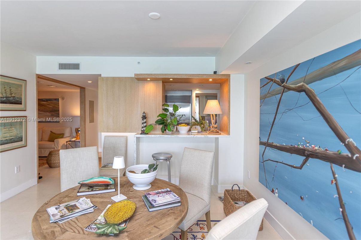 Dining room, Interior, Recessed Lighting