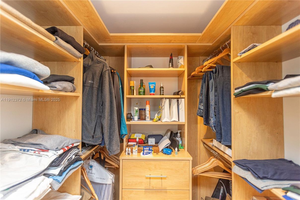 Interior, Walk-in Closets