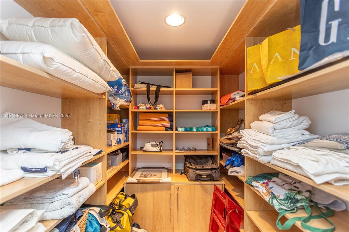Interior, Recessed Lighting, Walk-in Closets