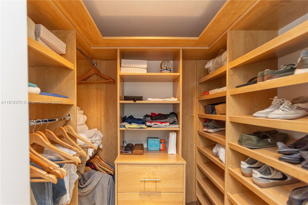 Interior, Walk-in Closets