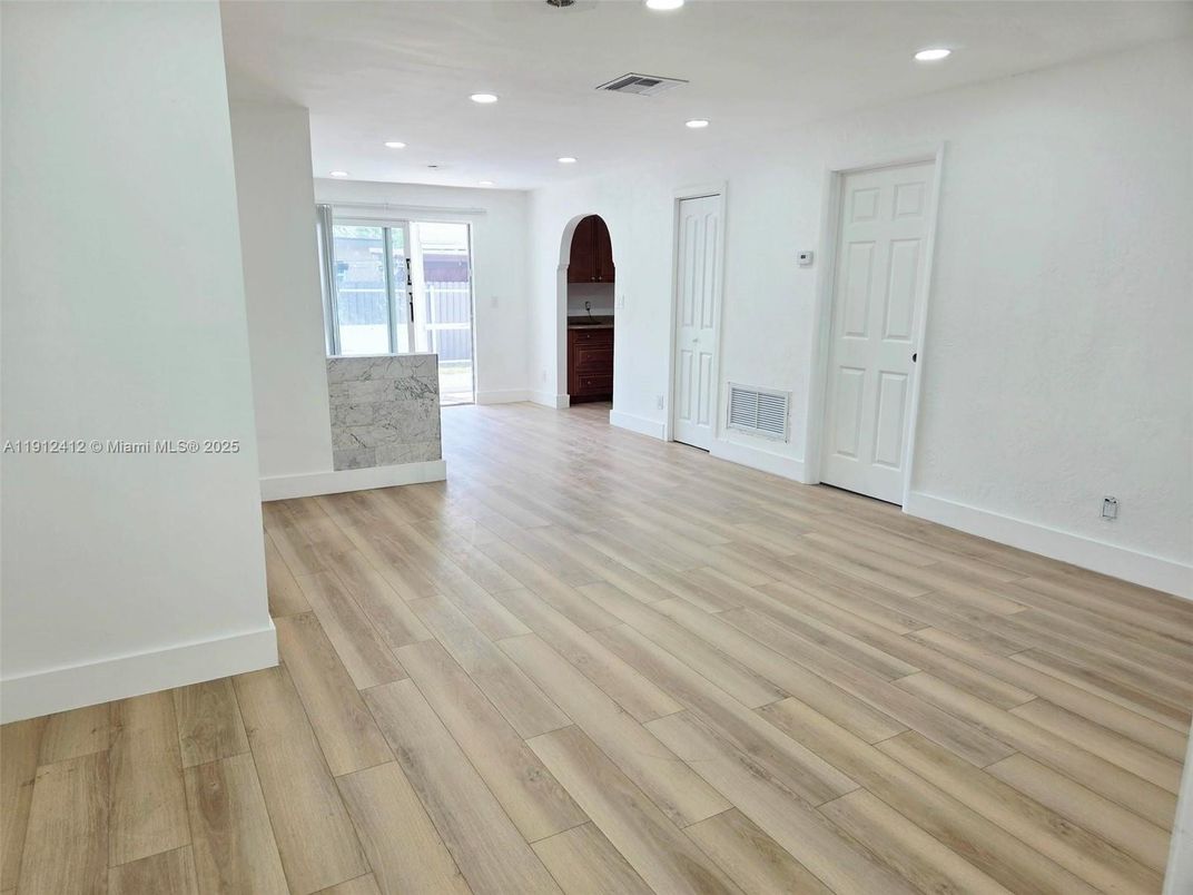Empty room, Interior, Recessed Lighting, Wood Texture Flooring