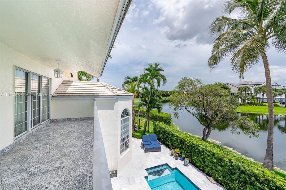 Exterior, Pool, Water