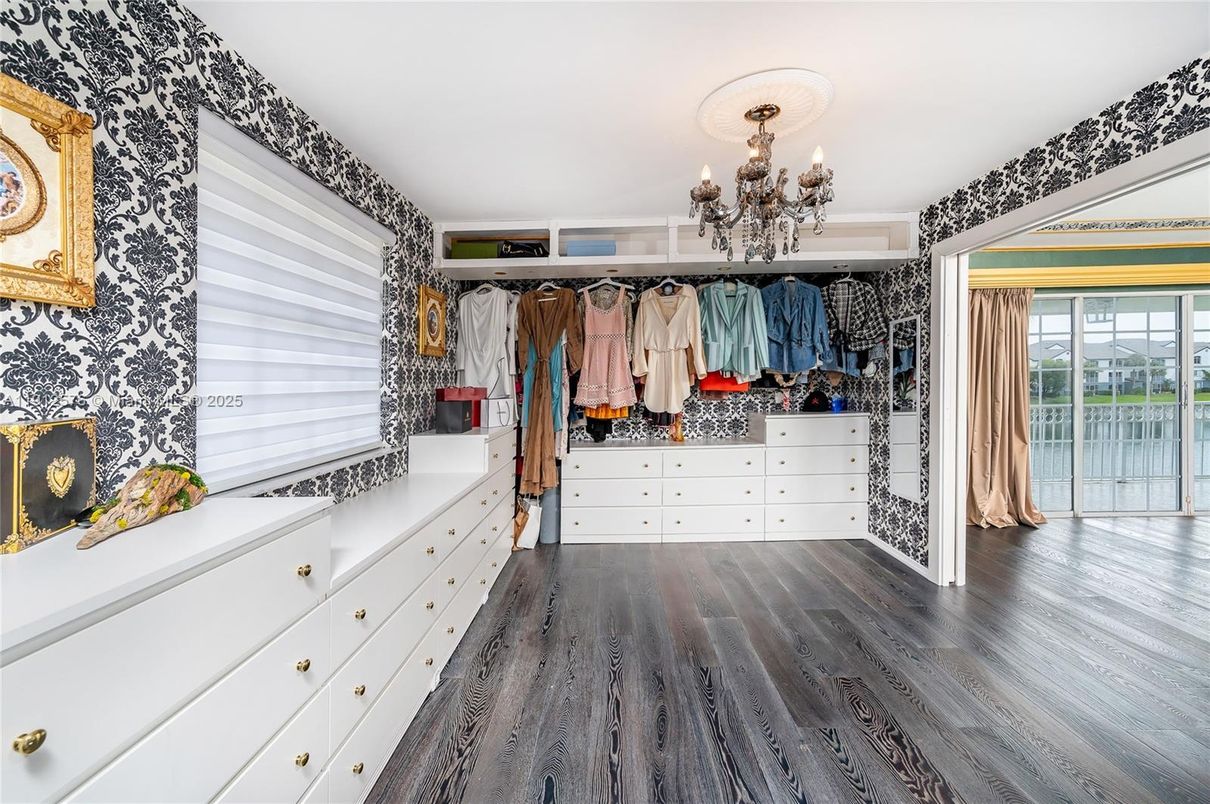 Chandelier, Interior, Walk-in Closets, Wood Texture Flooring