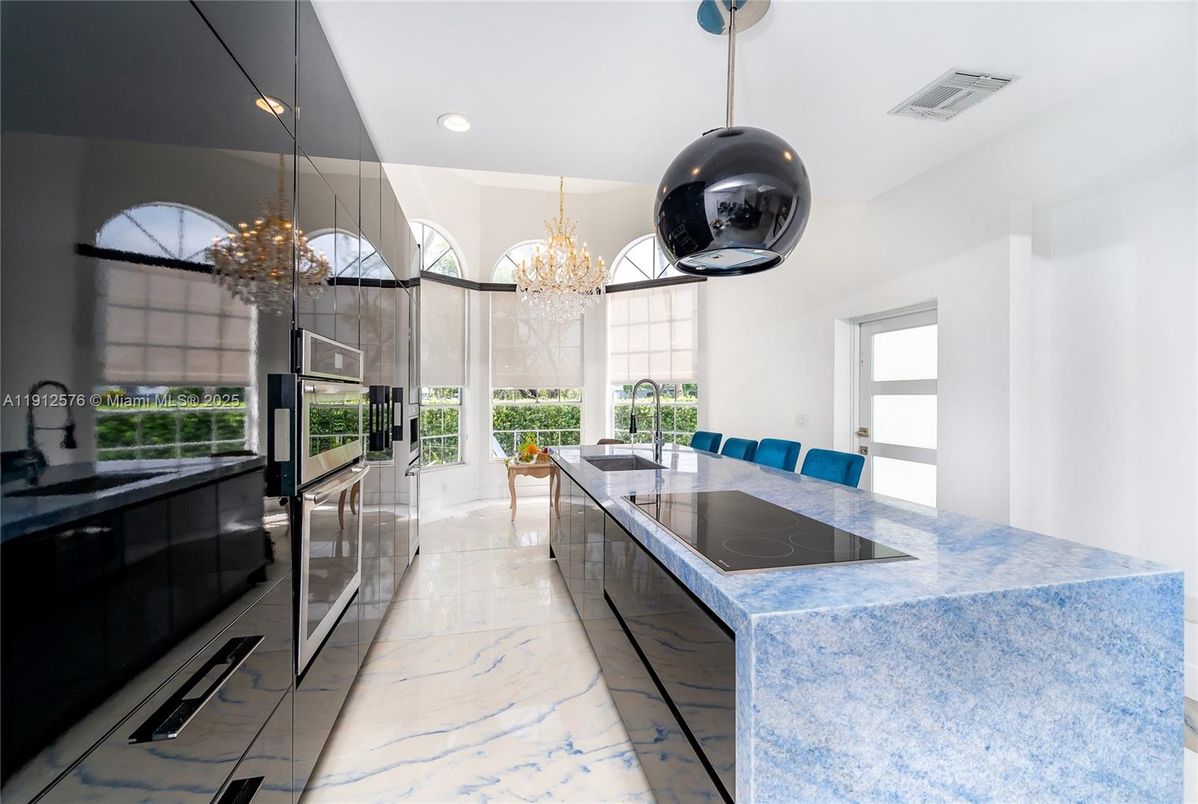 Chandelier, Interior, Kitchen, Marble, Pendant Lights, Recessed Lighting