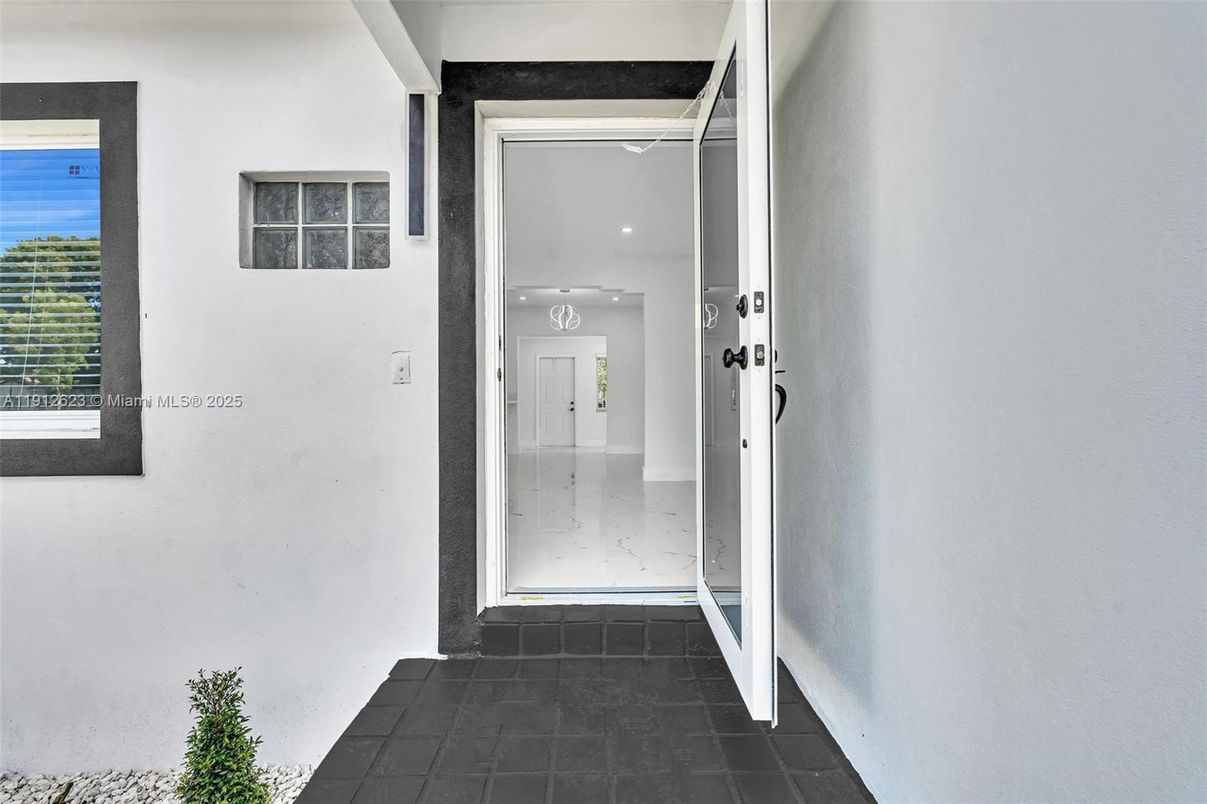 Exterior, Recessed Lighting