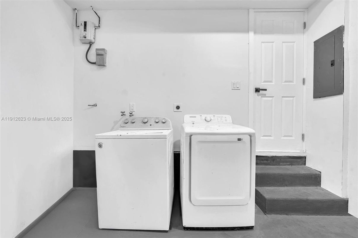 Interior, Washer