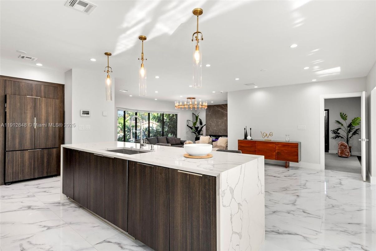 Interior, Kitchen, Marble, Pendant Lights, Recessed Lighting