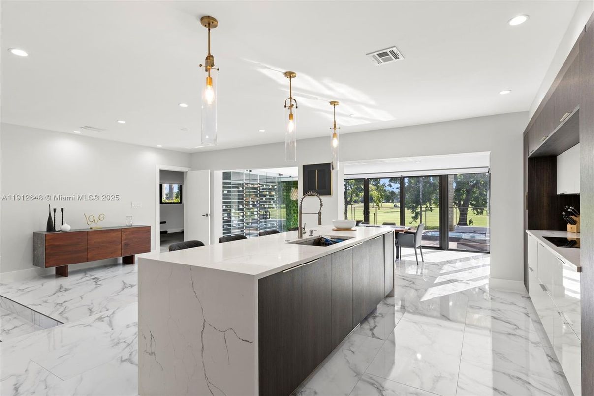 Dining room, Interior, Kitchen, Marble, Pendant Lights, Recessed Lighting