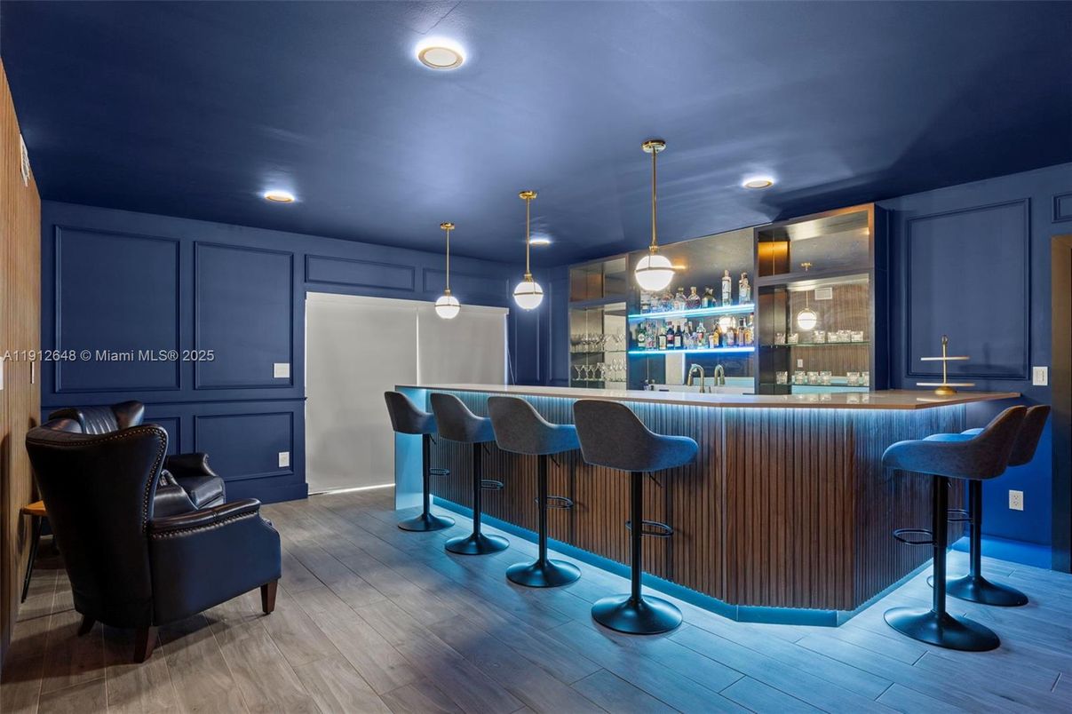 Interior, Pendant Lights, Recessed Lighting, Wood Texture Flooring