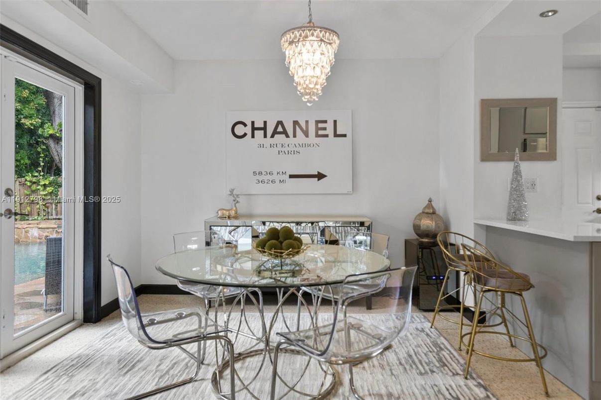 Chandelier, Dining room, Interior, Recessed Lighting