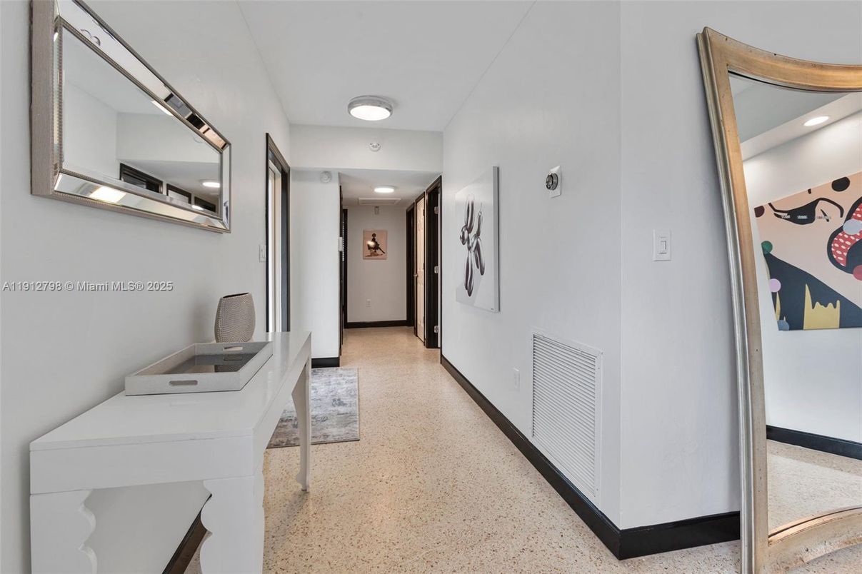 Interior, Recessed Lighting