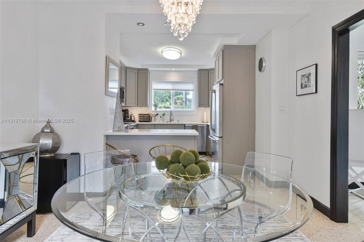 Chandelier, Dining room, Interior, Kitchen, Recessed Lighting