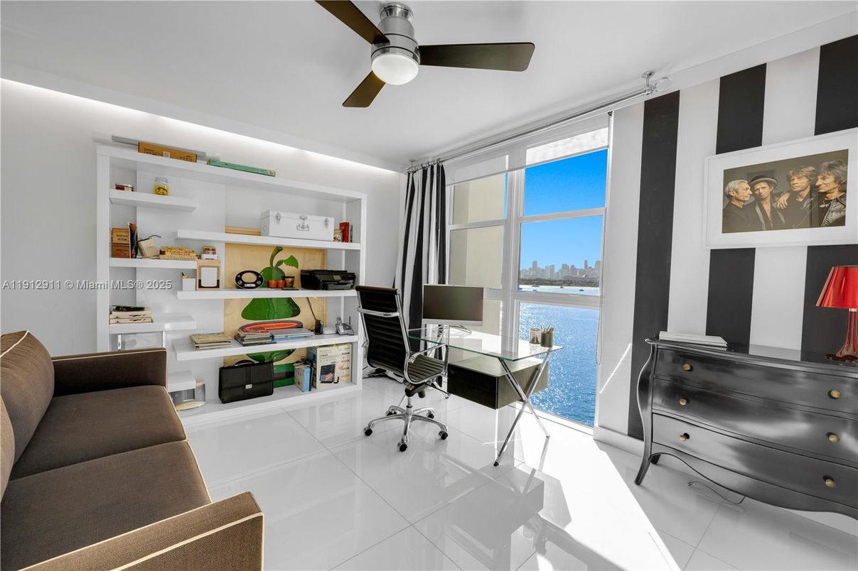 Home Office, Interior, Water