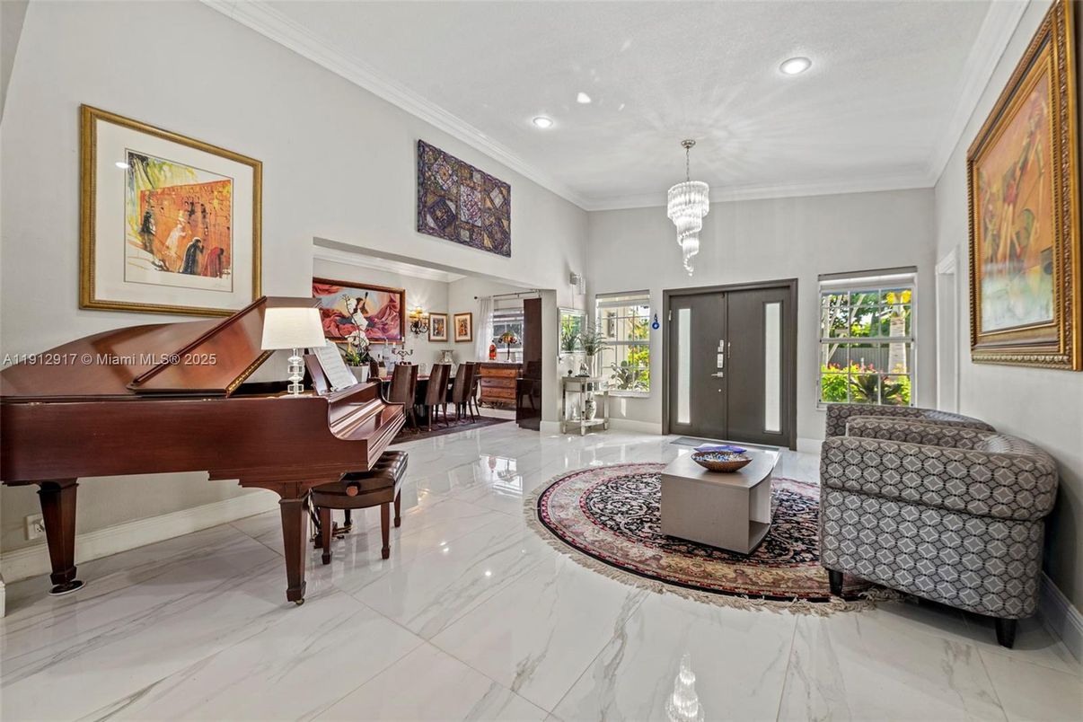 Chandelier, Interior, Marble, Pendant Lights, Piano, Recessed Lighting