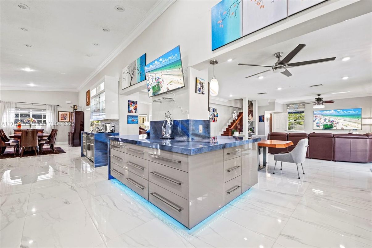 Dining room, Interior, Kitchen, Living room, Marble, Pendant Lights, Recessed Lighting