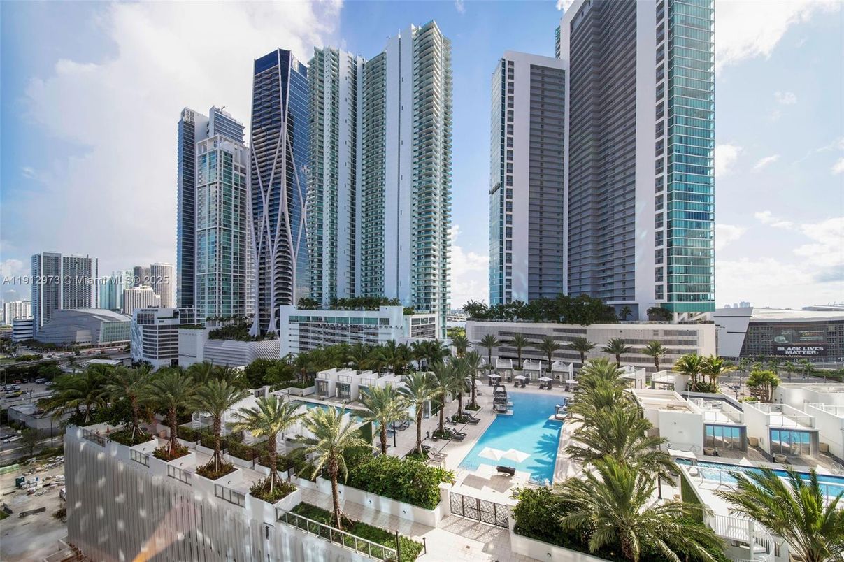 Exterior, Pool, Skyline